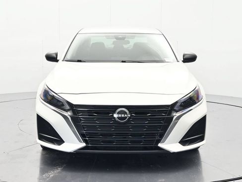 Certified 2025 Nissan Altima 2.5 SV FWD image 2