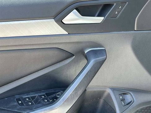Used 2024 Volkswagen Jetta SE FWD image 14