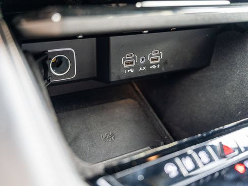 Used 2024 Jeep Wagoneer L Series II w/ Flexible Seating Group RWD image 35