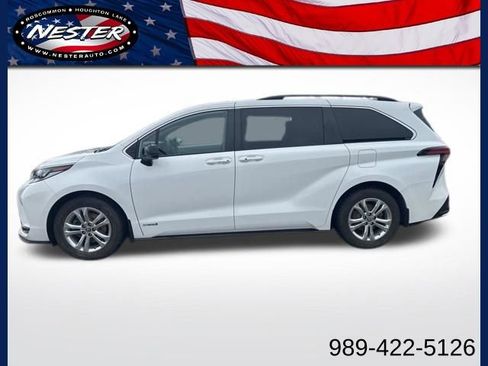 Used 2021 Toyota Sienna AWD image 1