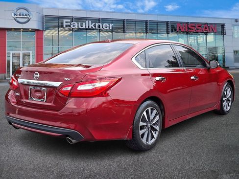 Certified 2017 Nissan Altima 2.5 SV w/ Convenience Package FWD image 6