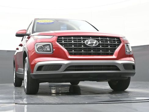 Certified 2025 Hyundai Venue SE image 39