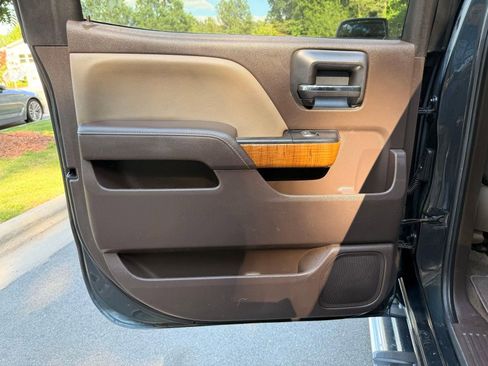 Used 2018 GMC Sierra 1500 SLT AWD/4WD image 32