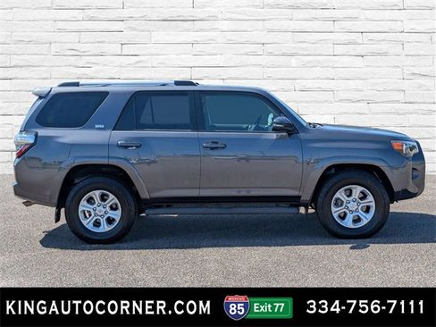 Used 2021 Toyota 4Runner SR5 Premium image 4