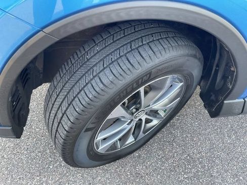 Certified 2018 Toyota RAV4 XLE AWD/4WD image 10