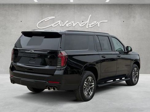 Used 2025 Chevrolet Suburban Z71 AWD/4WD image 16