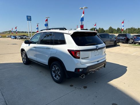 Used 2022 Honda Passport TrailSport image 7