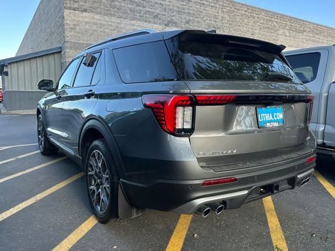 Used 2025 Ford Explorer Platinum w/ Ultimate Package AWD/4WD image 6