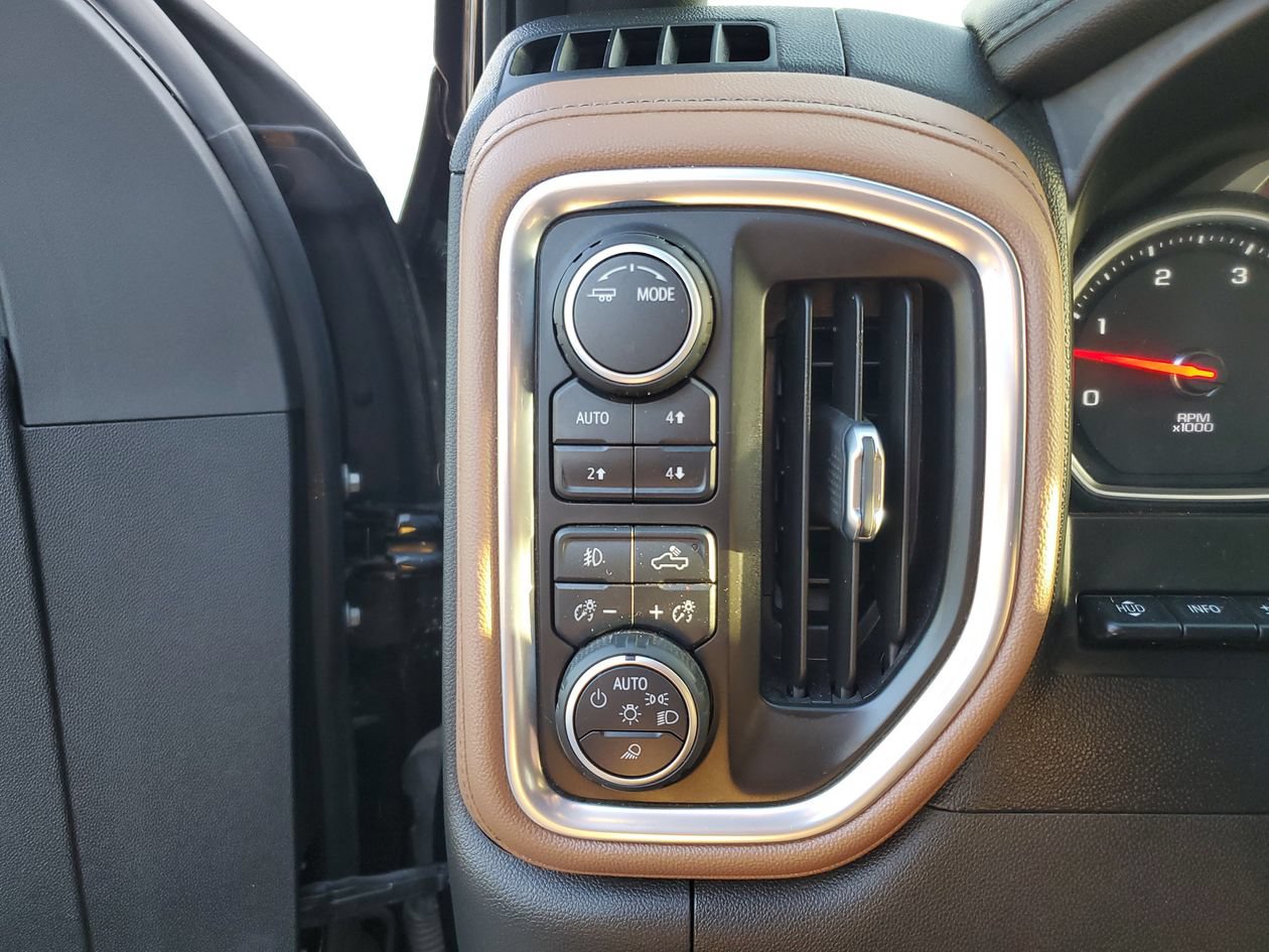 Used 2021 Chevrolet Silverado 3500 High Country w/ Technology Package AWD/4WD image 31