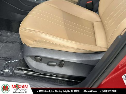 Used 2024 Volkswagen Tiguan SE AWD/4WD image 19