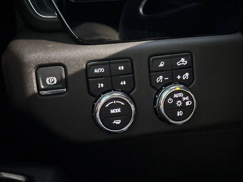 New 2026 GMC Sierra 2500 SLT w/ SLT Premium Package image 18