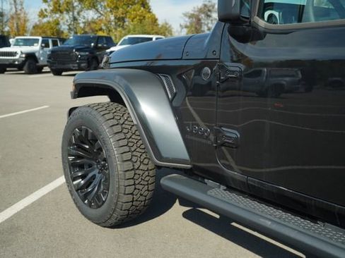 New 2025 Jeep Gladiator Sport image 28