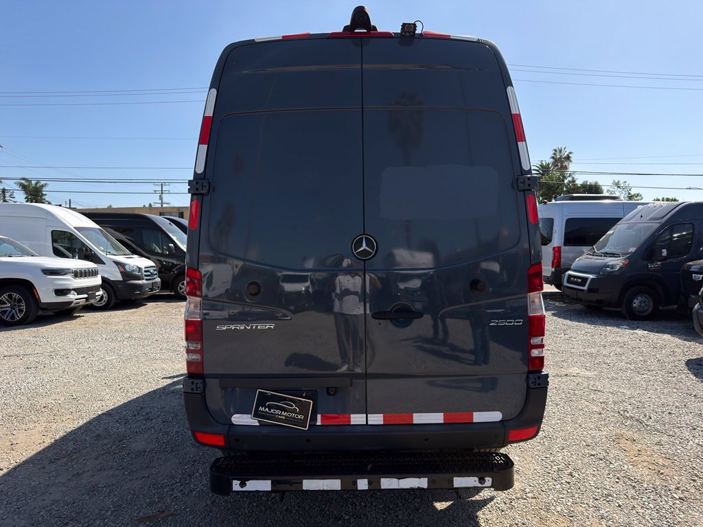Used 2018 Mercedes-Benz Sprinter 2500 image 9