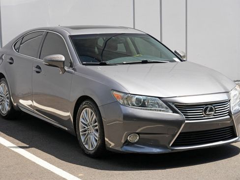 Used 2013 Lexus ES 350 w/ Luxury Pkg FWD image 54