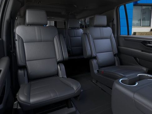 New 2026 Chevrolet Suburban RST w/ Comfort Package AWD/4WD image 17