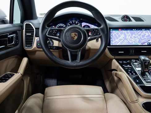 Used 2019 Porsche Cayenne image 3
