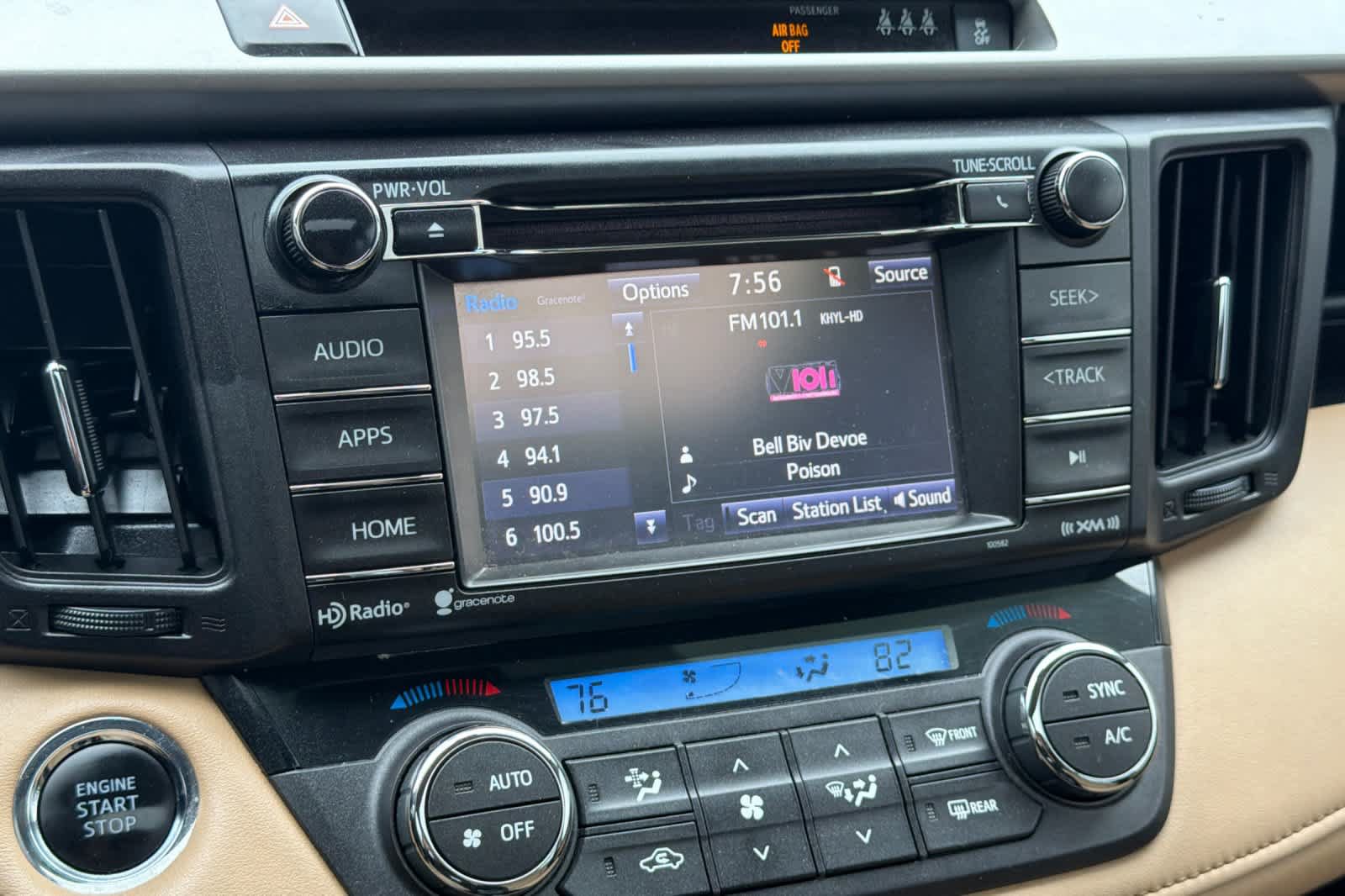 Used 2018 Toyota RAV4 XLE w/ Plus Extra Value Package FWD image 19