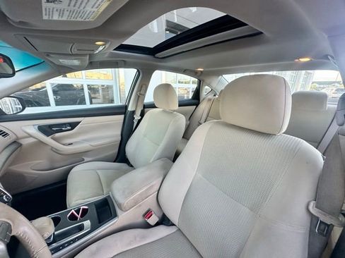 Used 2015 Nissan Altima 2.5 SV w/ Convenience Package FWD image 7