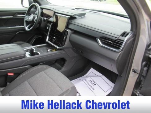 Used 2025 GMC Acadia Elevation FWD image 10