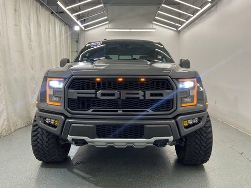 Used 2018 Ford F150 Raptor w/ Equipment Group 802A Luxury AWD/4WD image 3
