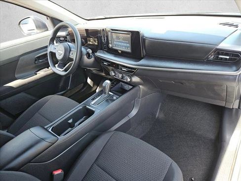 Certified 2025 Nissan Kicks S image 20