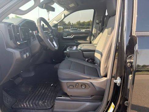 Used 2022 GMC Sierra 1500 Elevation w/ X31 Off-Road Package AWD/4WD image 11