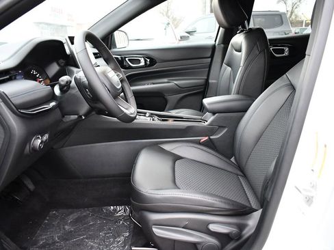 New 2026 Jeep Compass Latitude AWD/4WD image 9