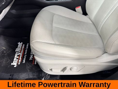 Used 2025 Kia Sorento S w/ Panoramic Sunroof Package image 12