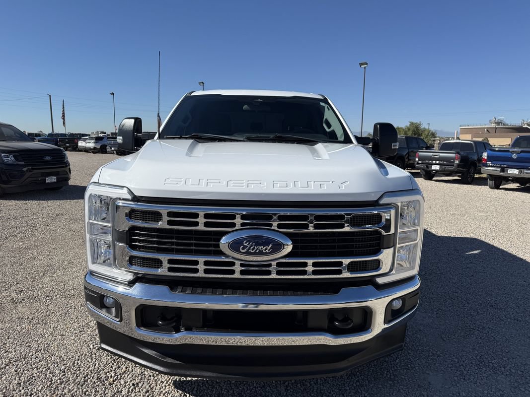 Used 2024 Ford F250 XLT w/ FX4 Off-Road Package AWD/4WD image 3