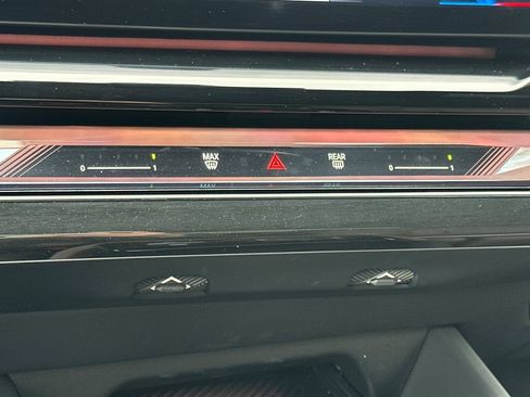 Used 2024 BMW i5 eDrive40i w/ Premium Package image 27