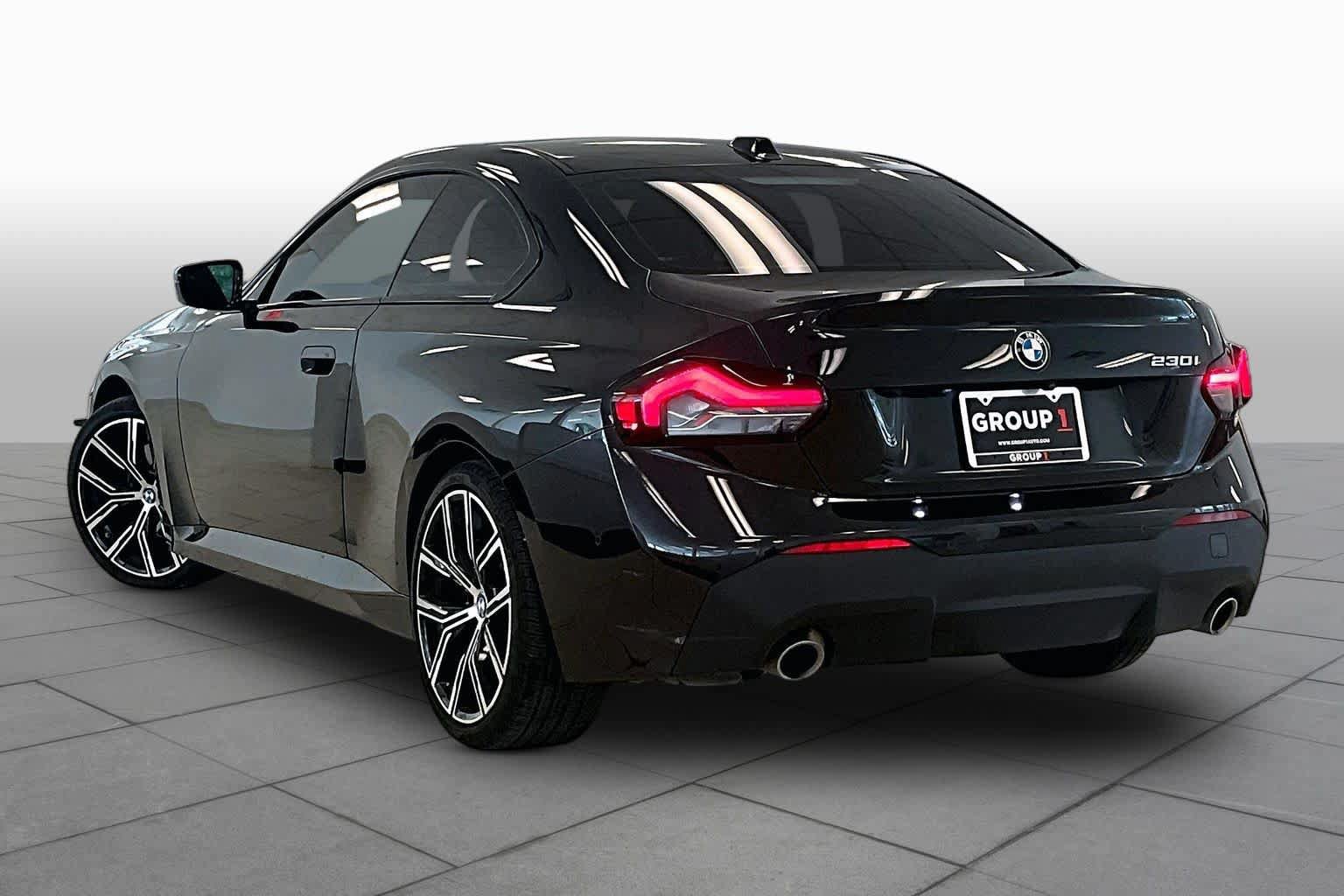 Used 2024 BMW 230i Coupe w/ Convenience Package RWD image 10