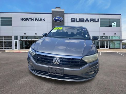 Used 2019 Volkswagen Jetta R-Line FWD image 3