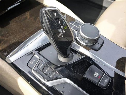 Used 2017 BMW 530i RWD image 12