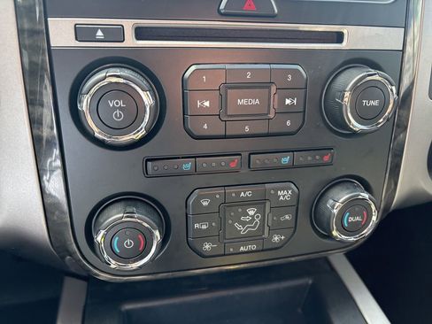 Used 2017 Ford Expedition Limited w/ Equipment Group 301A image 18