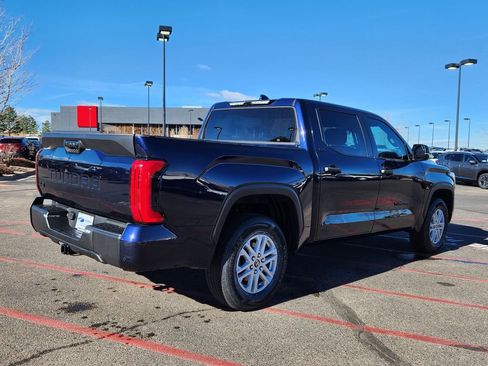 Used 2022 Toyota Tundra SR5 w/ SR5 Convenience Package image 5