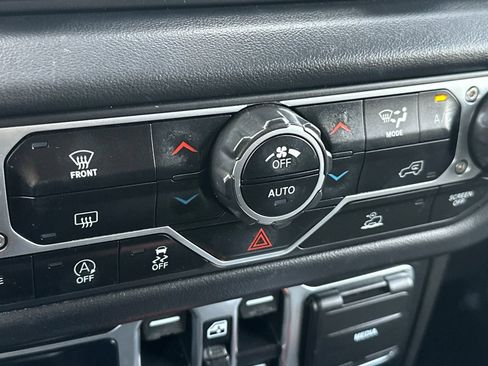 Used 2024 Jeep Wrangler Unlimited Rubicon AWD/4WD image 19