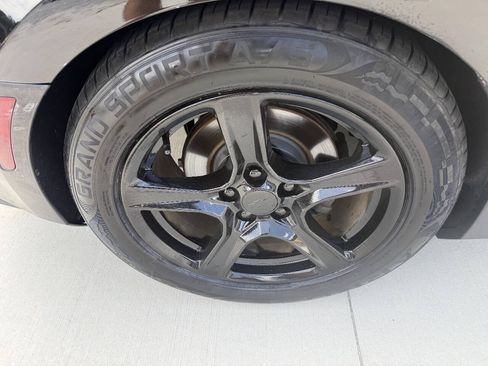 Used 2017 Chevrolet Camaro LT RWD image 18