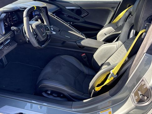 Used 2023 Chevrolet Corvette Stingray Premium Cpe w/ Z51 Performance Package image 10