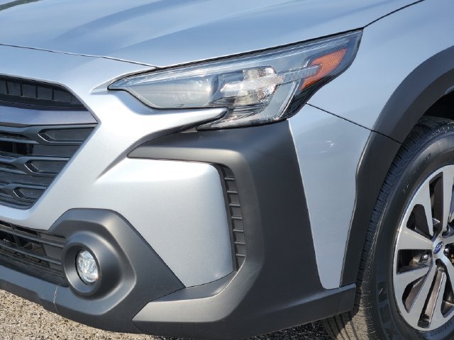 Used 2025 Subaru Outback Premium AWD/4WD image 8