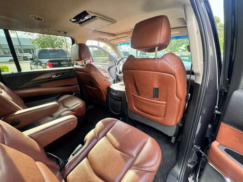Used 2017 Cadillac Escalade ESV Premium Luxury AWD/4WD image 24