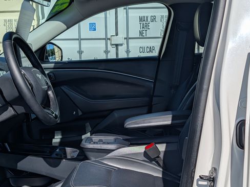 Used 2025 Ford Mustang Mach-E Premium image 20