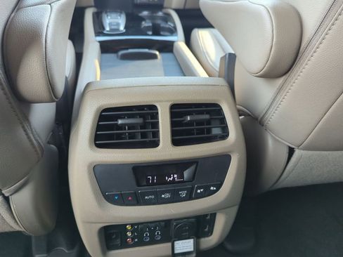 Used 2016 Honda Pilot Touring image 21