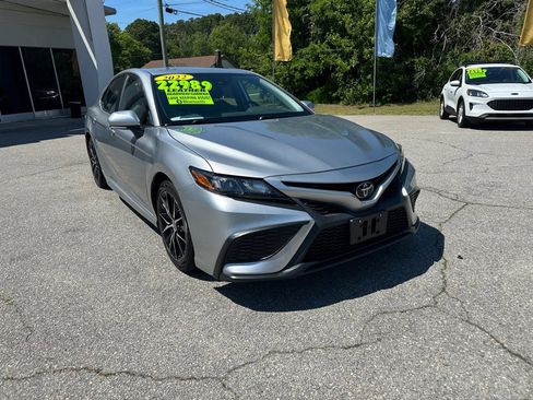Used 2022 Toyota Camry SE FWD image 7