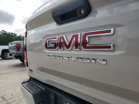 New 2026 GMC Canyon AT4 AWD/4WD image 7