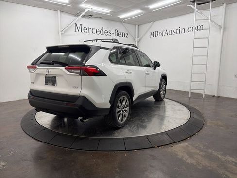Used 2019 Toyota RAV4 XLE Premium image 7