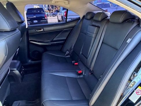 Used 2018 Lexus IS 300 image 18