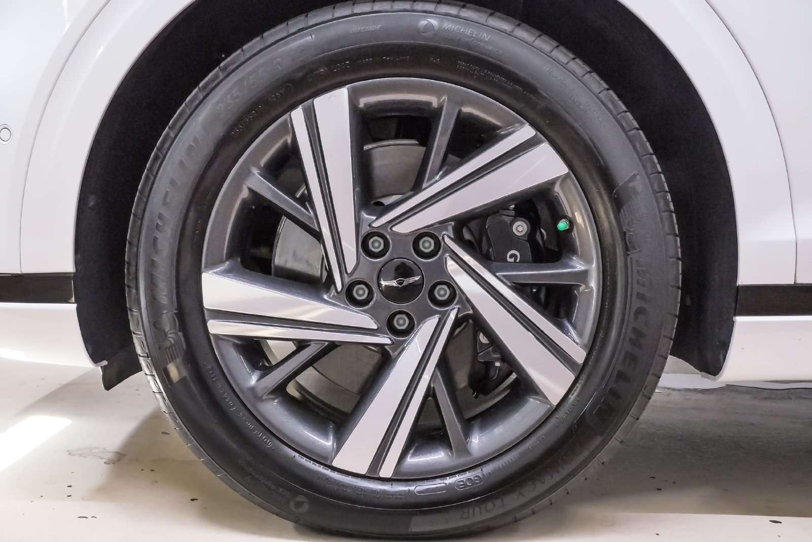 Certified 2026 Genesis GV70 3.5T Sport Advanced AWD/4WD image 30