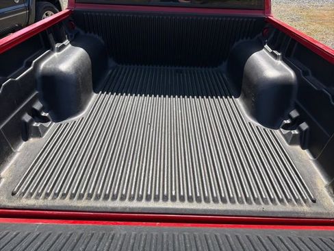 Used 2002 Chevrolet S10 Pickup LS w/ LS Preferred Equipment Group image 9