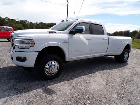 Used 2020 RAM 3500 Laramie image 13