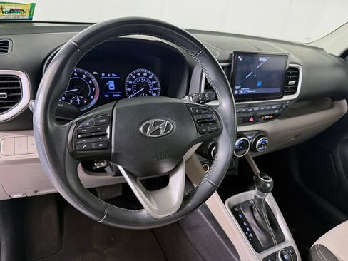 Used 2021 Hyundai Venue SEL w/ Premium Package FWD image 24